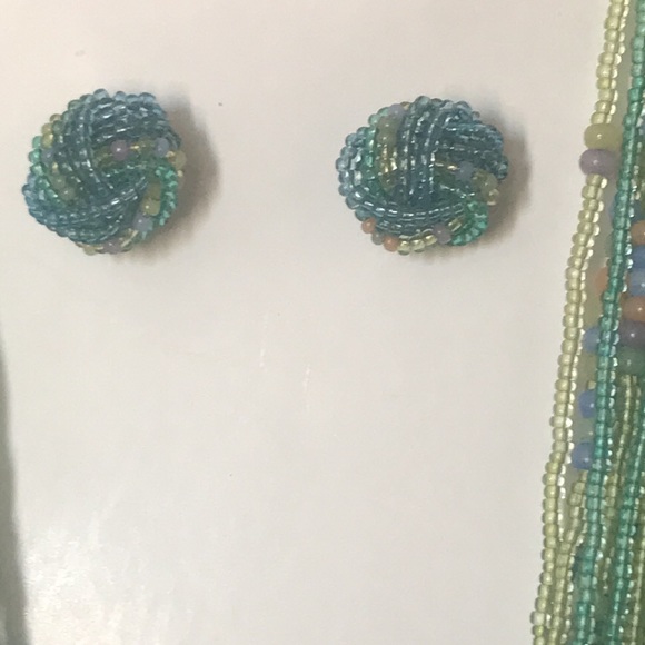 Set of Seed Bead Necklace with Earrings - Picture 4 of 6